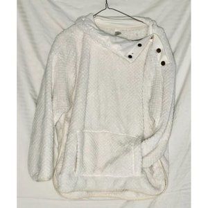 St. John's Bay Fuzzy White Pullover Sweater Women's Size Petite